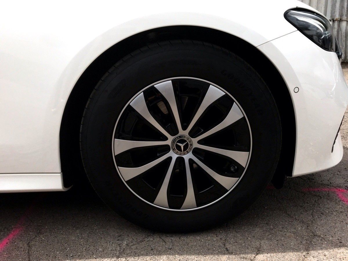 Fahrzeugabbildung Mercedes-Benz E 220 T d,AVA,ADV,AHK,DISTR,WINTERP,KEYLESS,KAME