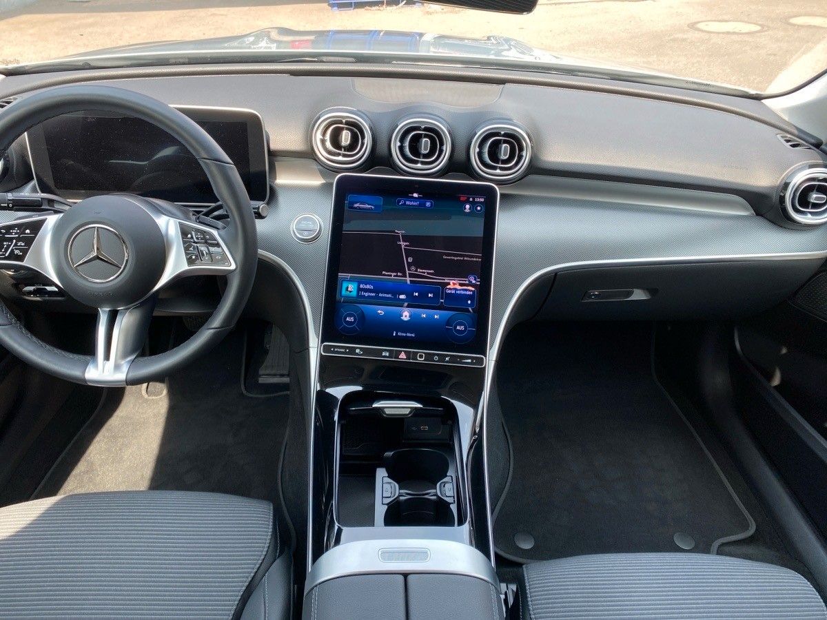 Einzelansicht 12 Fahrzeugabbildung Mercedes-Benz C 180 AVA ADV PLUS,AHK,DISTR,WINTERP,MEMORY,KAME