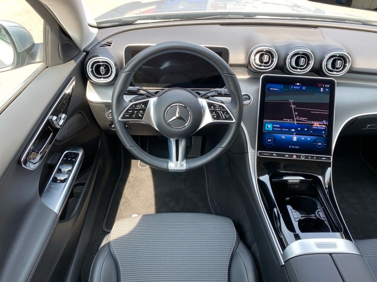 Einzelansicht 13 Fahrzeugabbildung Mercedes-Benz C 180 AVA ADV PLUS,AHK,DISTR,WINTERP,MEMORY,KAME