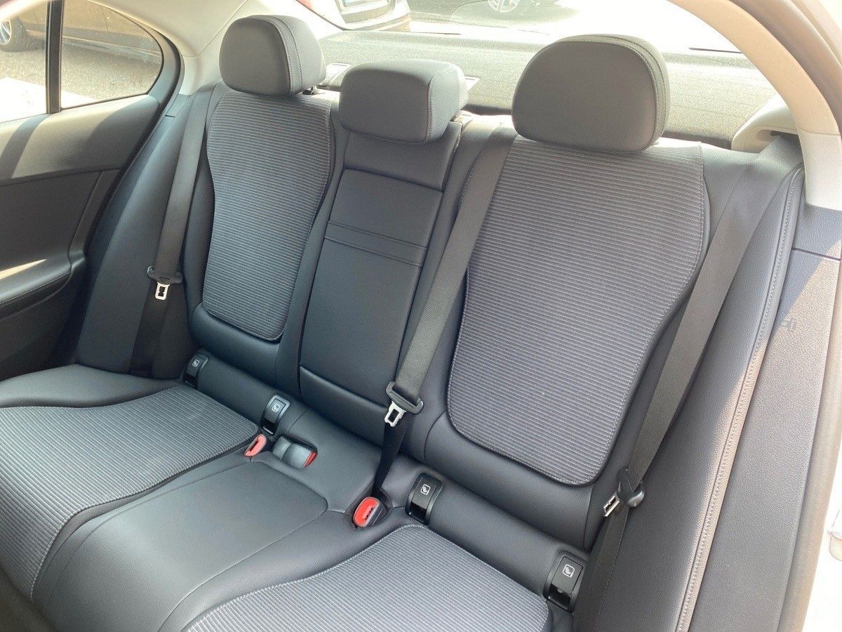 Einzelansicht 14 Fahrzeugabbildung Mercedes-Benz C 180 AVA ADV PLUS,AHK,DISTR,WINTERP,MEMORY,KAME