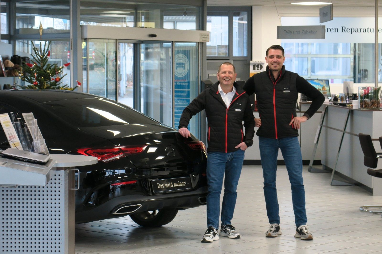 Einzelansicht 15 Fahrzeugabbildung Mercedes-Benz C 180 AVA ADV PLUS,AHK,DISTR,WINTERP,MEMORY,KAME