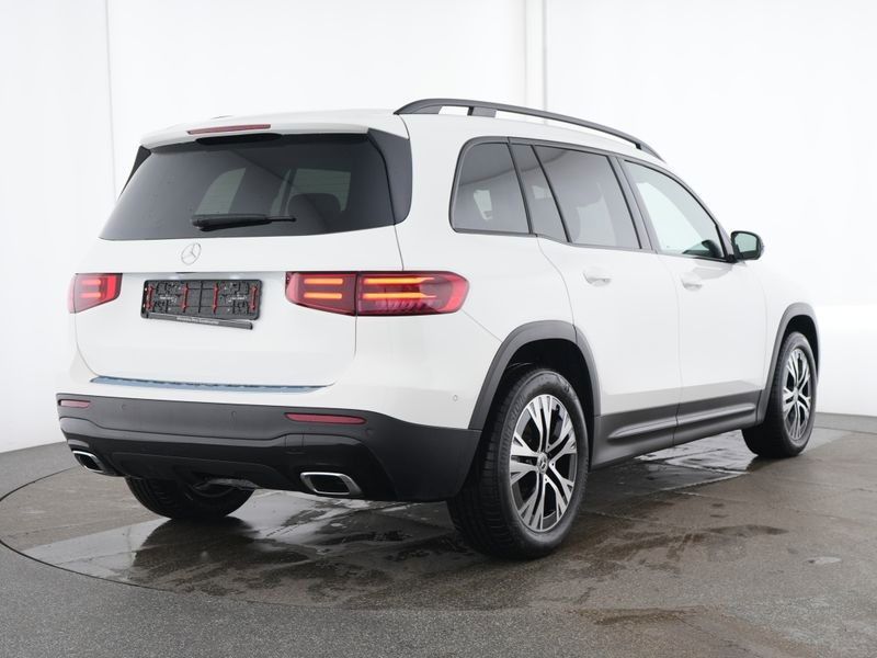 Fahrzeugabbildung Mercedes-Benz GLB 250 4M,7 SITZ,AHK,360,DIST,MULTIBE,WINTERP