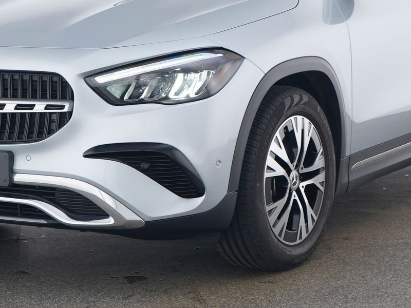 Fahrzeugabbildung Mercedes-Benz GLA 200 PROG ADVANC,AHK,WINTERP,KAM,DISTR