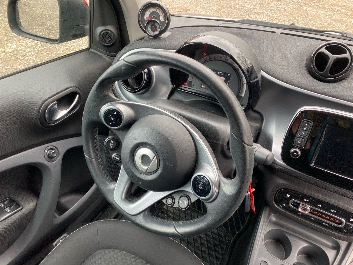 Einzelansicht 14 Fahrzeugabbildung Smart ForTwo fortwo cabrio Basis 52 kW