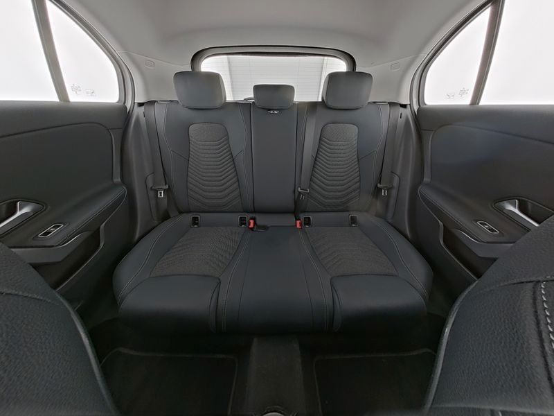 Fahrzeugabbildung Mercedes-Benz A 200 PROGADV,CARPLAY,WINTERP,DIST,KAMERA,LED