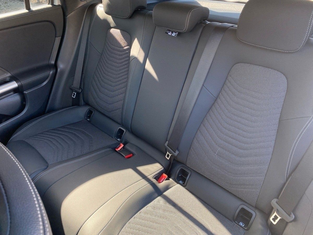 Einzelansicht 15 Fahrzeugabbildung Mercedes-Benz GLA 200 PROG ADVANC,AHK,WINTERP,KAM,DISTR
