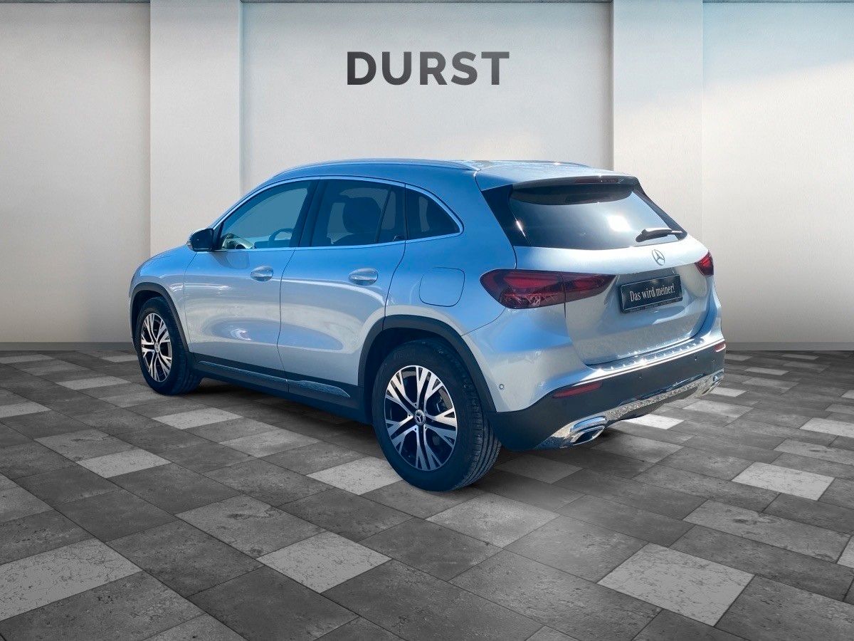 Einzelansicht 5 Fahrzeugabbildung Mercedes-Benz GLA 200 PROG ADVANC,AHK,WINTERP,KAM,DISTR