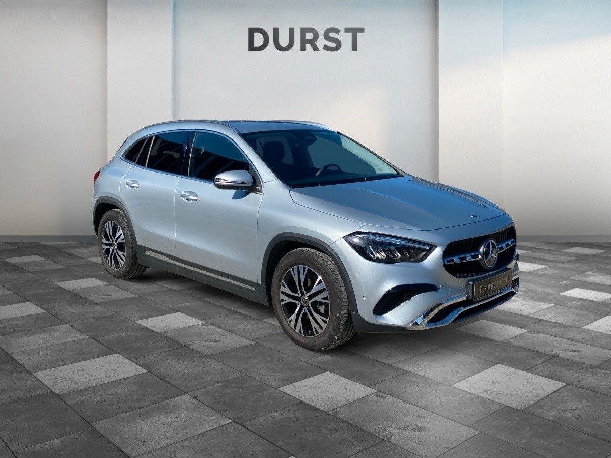 Einzelansicht 9 Fahrzeugabbildung Mercedes-Benz GLA 200 PROG ADVANC,AHK,WINTERP,KAM,DISTR