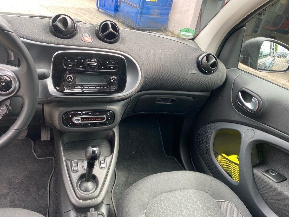 Fahrzeugabbildung Smart ForTwo fortwo cabrio electric drive / EQ
