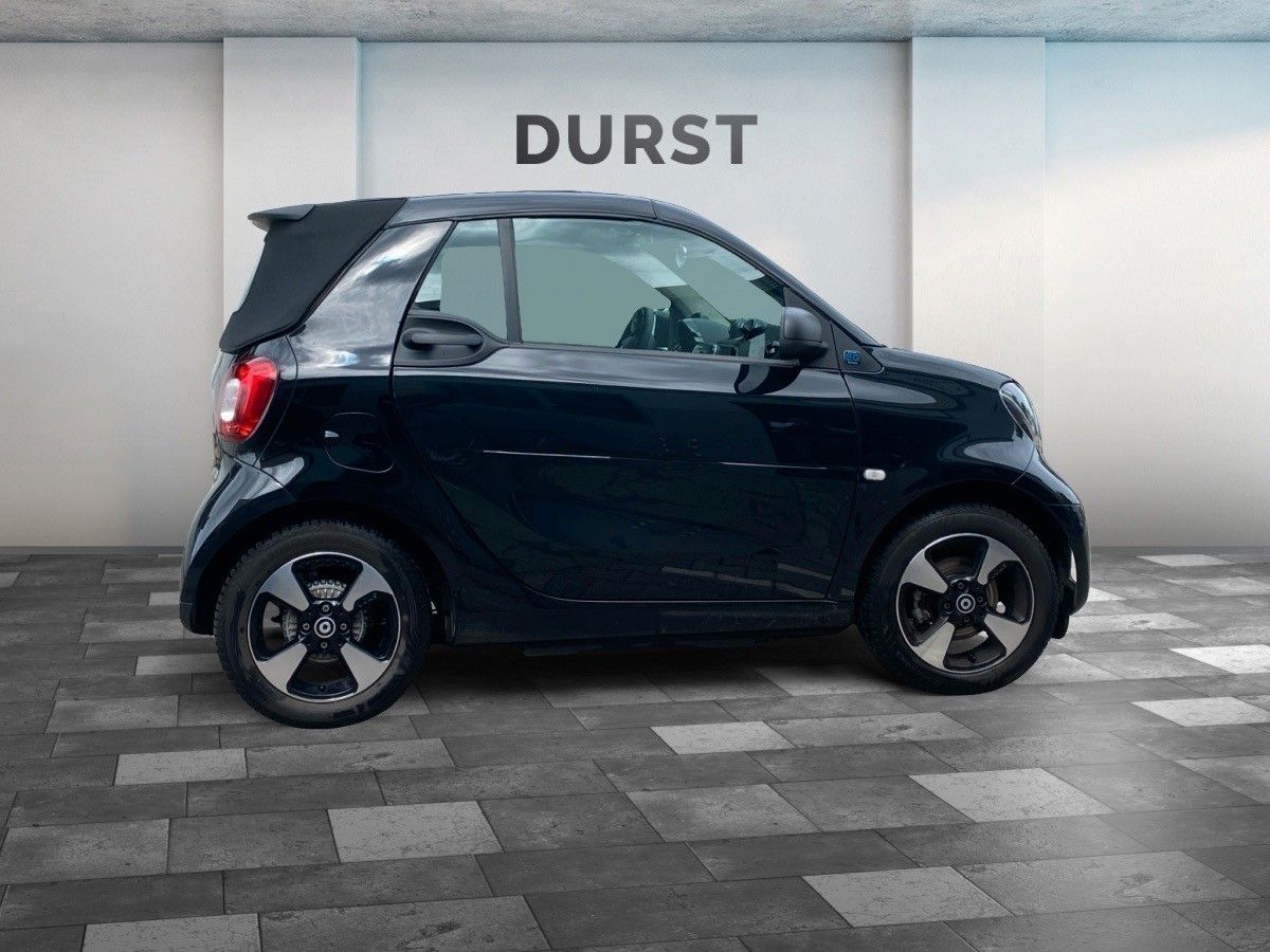 Fahrzeugabbildung Smart ForTwo fortwo cabrio electric drive / EQ