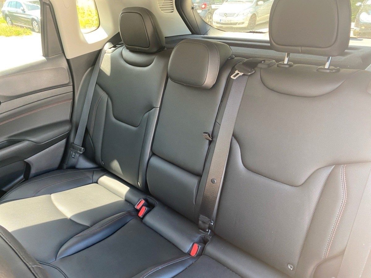 Einzelansicht 15 Fahrzeugabbildung Jeep Compass Trailhawk Plug-In Hybrid 4WD