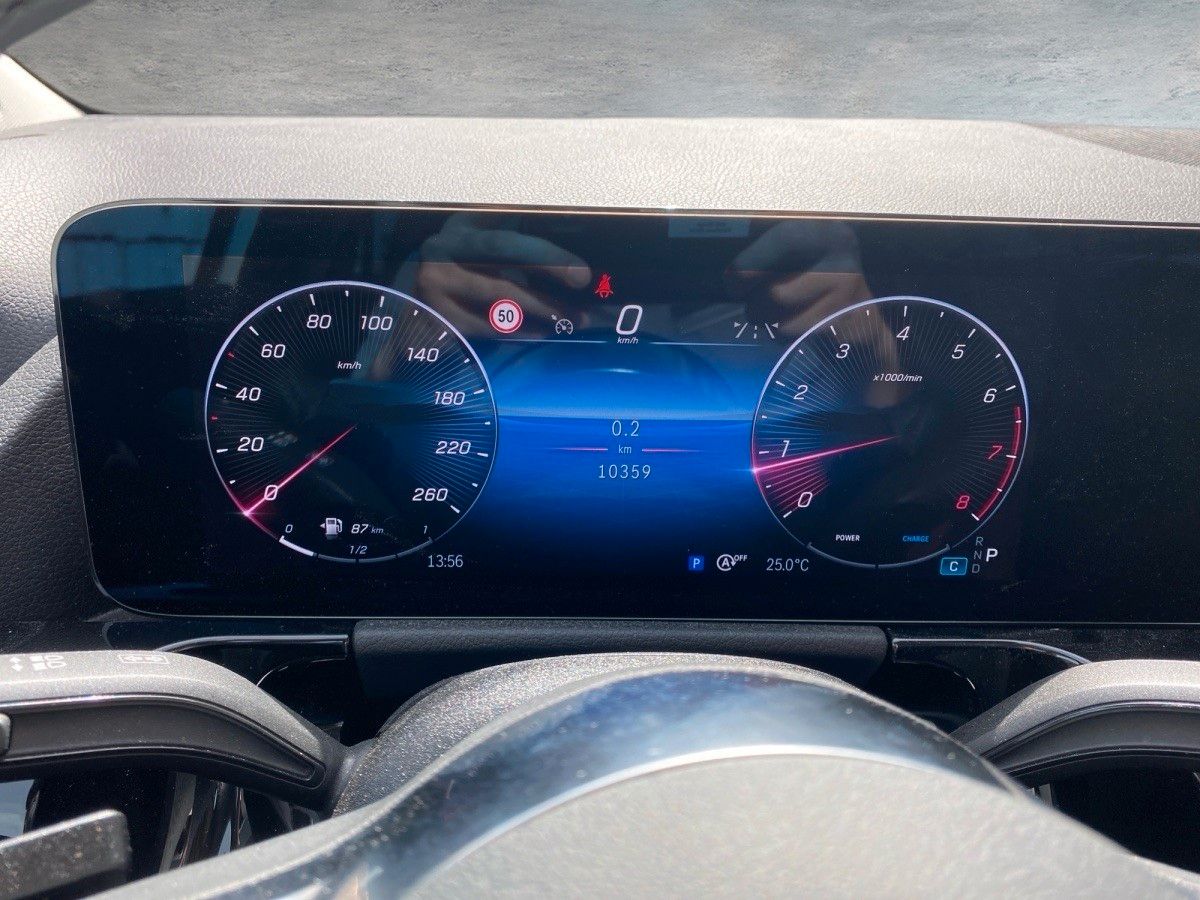 Einzelansicht 17 Fahrzeugabbildung Mercedes-Benz B 180 PROG,PANO,STANDH,WINTERP,AHK