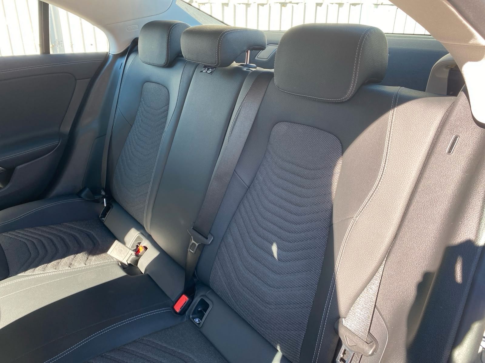 Einzelansicht 15 Fahrzeugabbildung Mercedes-Benz CLA 180 d