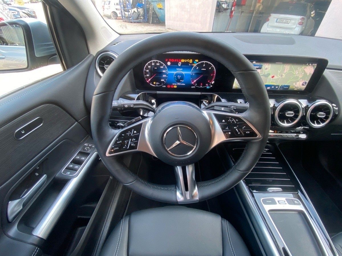 Einzelansicht 11 Fahrzeugabbildung Mercedes-Benz B 220 B