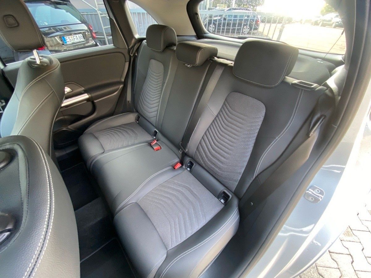 Einzelansicht 14 Fahrzeugabbildung Mercedes-Benz B 220 B