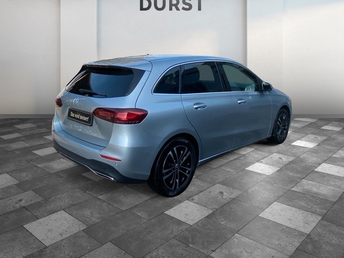 Einzelansicht 6 Fahrzeugabbildung Mercedes-Benz B 220 B
