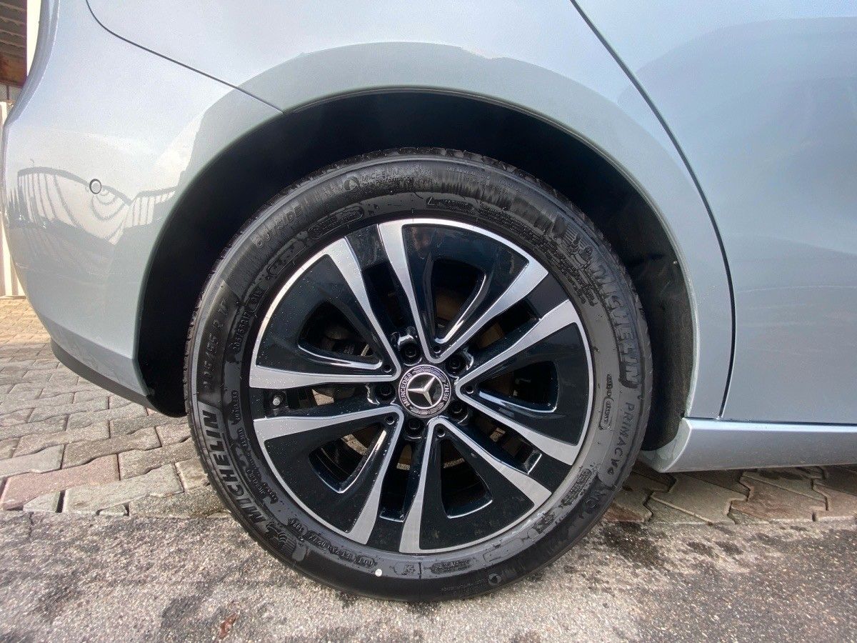 Einzelansicht 10 Fahrzeugabbildung Mercedes-Benz B 220 B