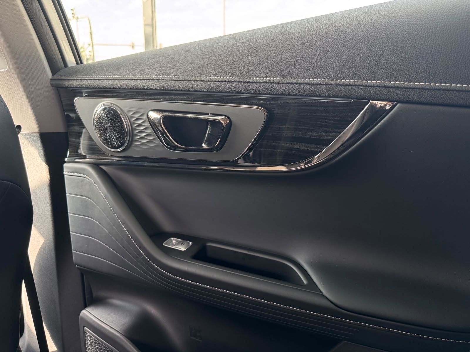 Einzelansicht 18 Fahrzeugabbildung OMODA 5 EV 155 kW Exclusive