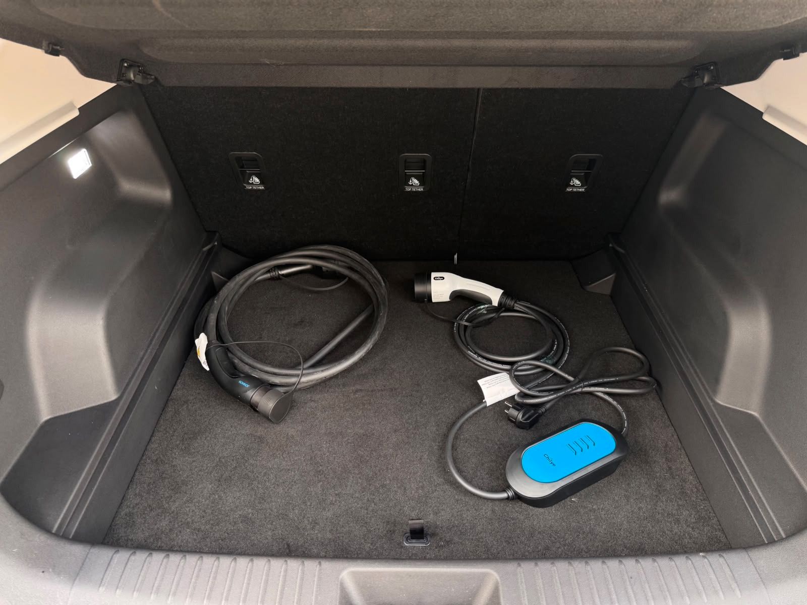 Einzelansicht 21 Fahrzeugabbildung OMODA 5 EV 155 kW Exclusive
