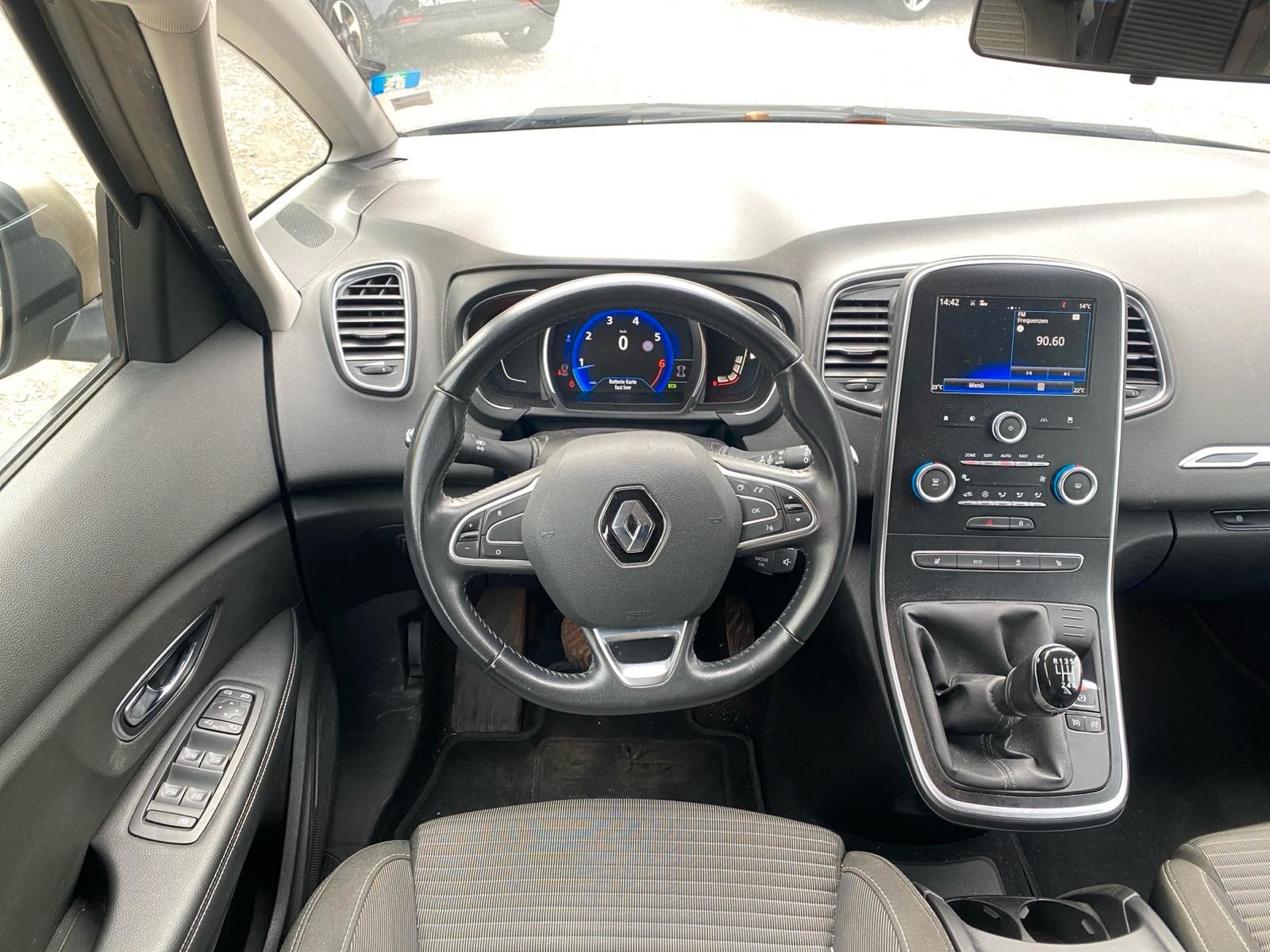 Einzelansicht 12 Fahrzeugabbildung Renault Grand Scenic 1,2 nur Gewerbe / Händler