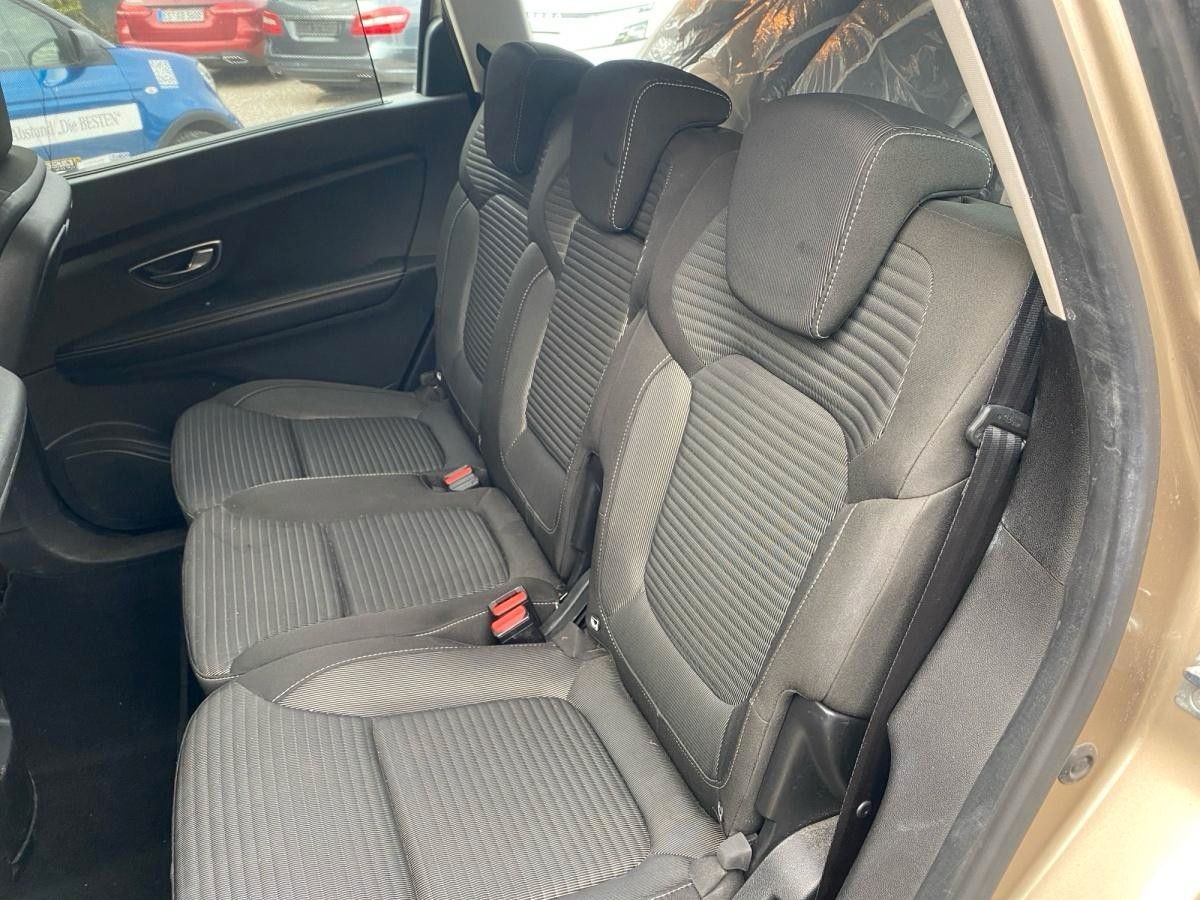 Einzelansicht 16 Fahrzeugabbildung Renault Grand Scenic 1,2 nur Gewerbe / Händler