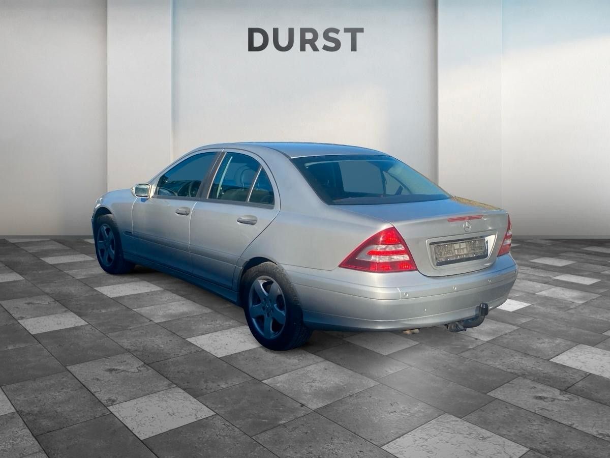 Fahrzeugabbildung Mercedes-Benz C 200 Kompressor Limousine  NUR HANDEL / GEWERBE