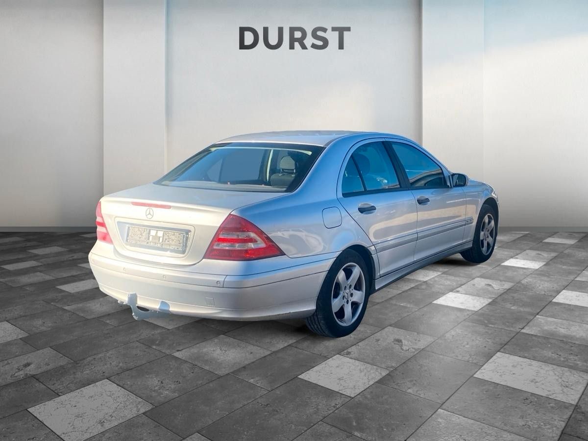 Fahrzeugabbildung Mercedes-Benz C 200 Kompressor Limousine  NUR HANDEL / GEWERBE