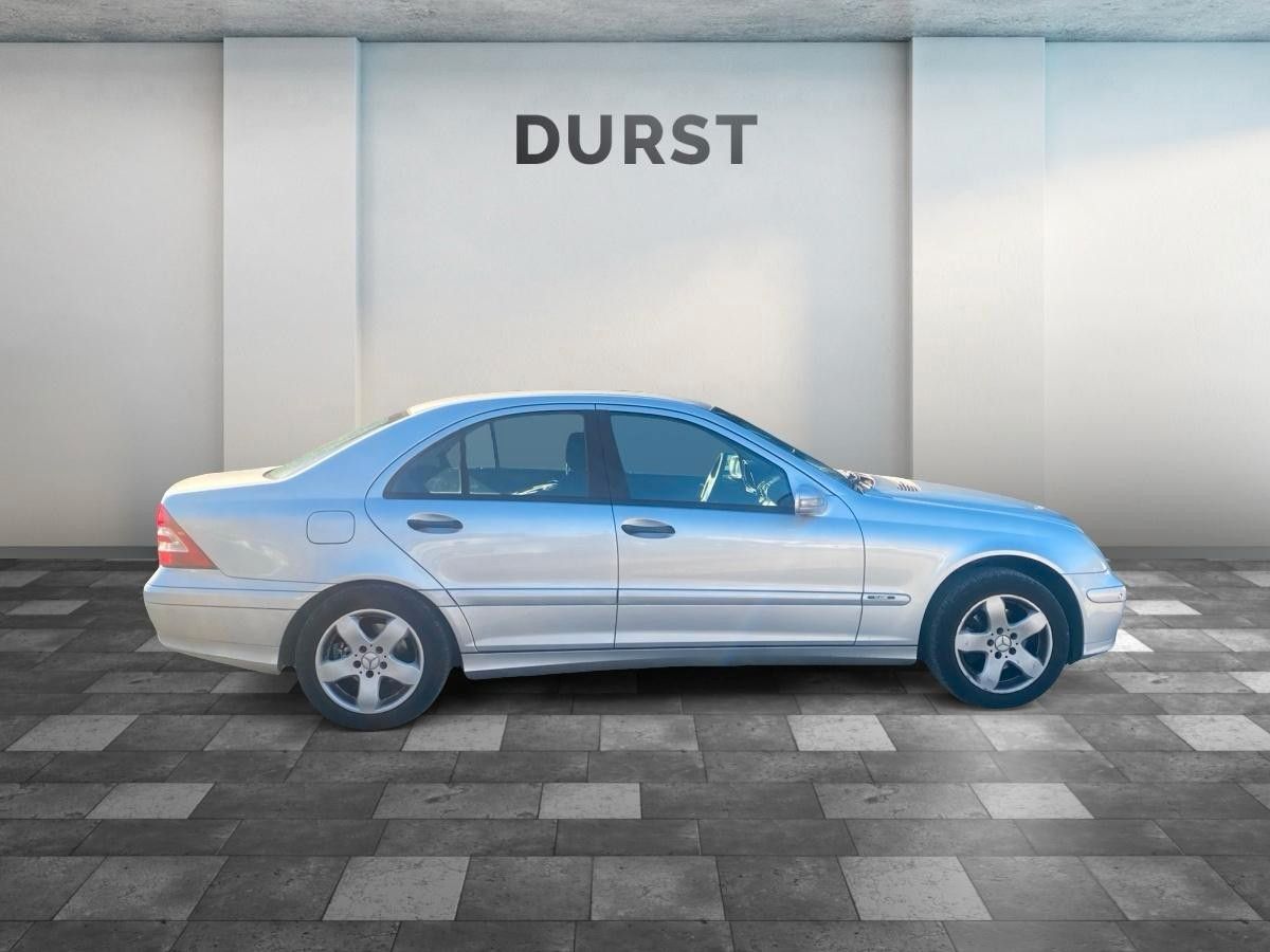 Fahrzeugabbildung Mercedes-Benz C 200 Kompressor Limousine  NUR HANDEL / GEWERBE